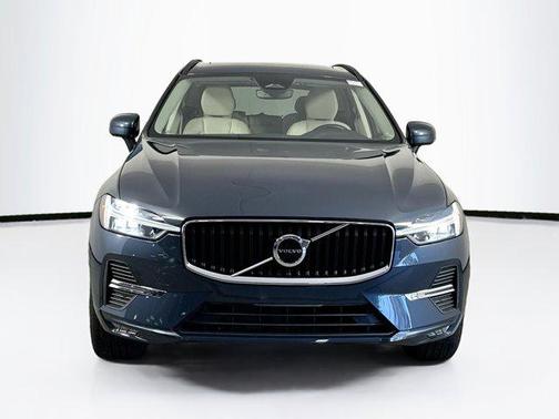 2022 Volvo XC60 B5 Momentum