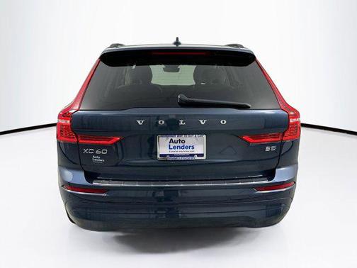 2022 Volvo XC60 B5 Momentum