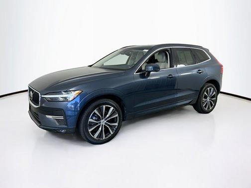 2022 Volvo XC60 B5 Momentum