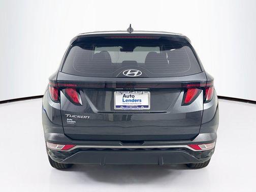 2023 Hyundai TUCSON SE