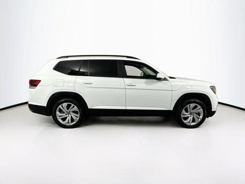 2022 Volkswagen Atlas 3.6L SE w/Technology