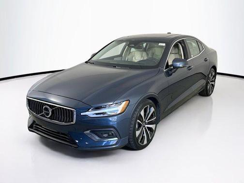 2023 Volvo S60 B5 Ultimate Bright Theme