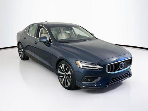 2023 Volvo S60 B5 Ultimate Bright Theme