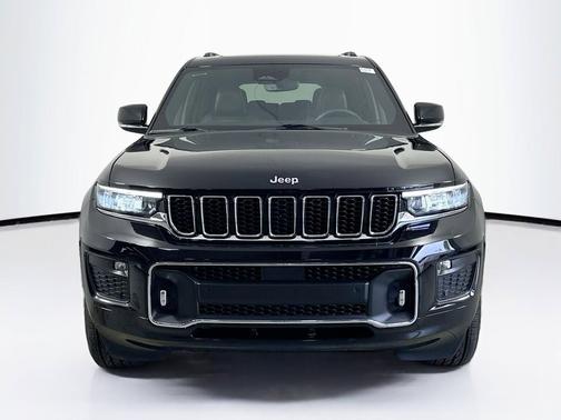 Diamond Black Crystal Pearlcoat 2023 Jeep Grand Cherokee L Overland