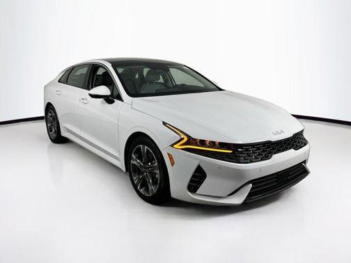 2022 Kia K5 EX