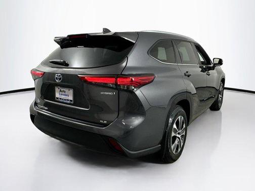 2023 Toyota Highlander Hybrid XLE