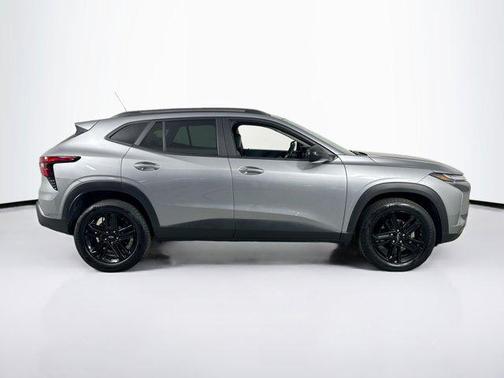 Sterling Gray Metallic 2025 Chevrolet Trax FWD ACTIV