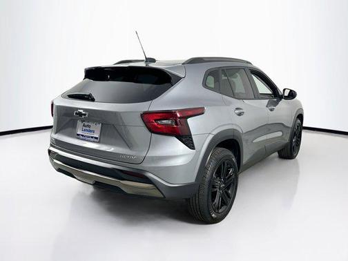 Sterling Gray Metallic 2025 Chevrolet Trax FWD ACTIV