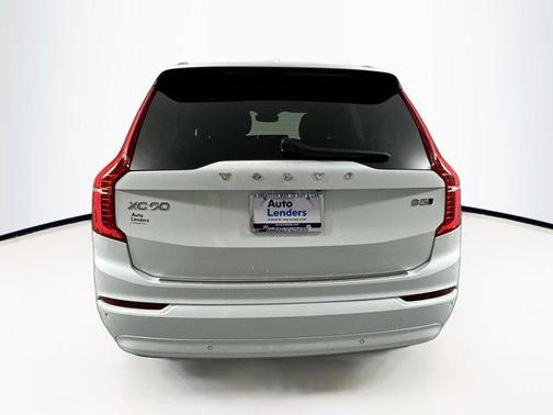 2023 Volvo XC90 B5 Core