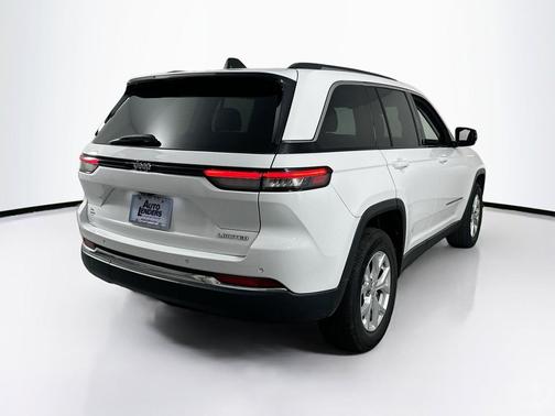 Bright White Clearcoat 2023 Jeep Grand Cherokee Limited