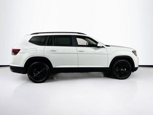 2022 Volkswagen Atlas 3.6L SE w/Technology