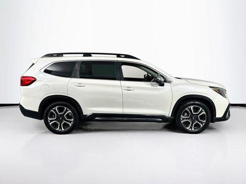 Crystal White Pearl 2023 Subaru Ascent Limited 8-Passenger