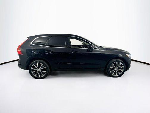 2022 Volvo XC60 B5 Momentum