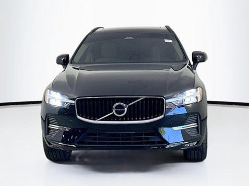 2022 Volvo XC60 B5 Momentum