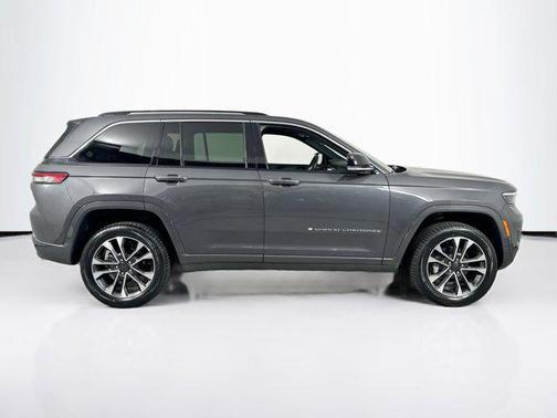 2022 Jeep Grand Cherokee Overland