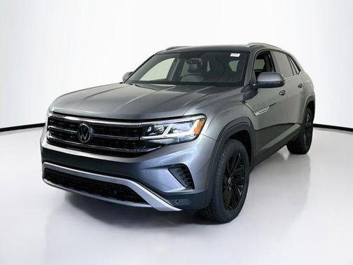 Platinum Gray Metallic 2023 Volkswagen Atlas Cross Sport 3.6L V6 SE w/Technology