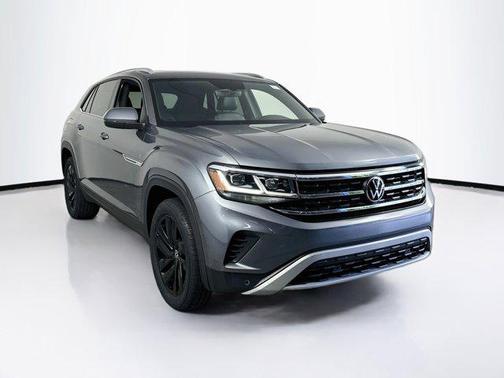 Platinum Gray Metallic 2023 Volkswagen Atlas Cross Sport 3.6L V6 SE w/Technology