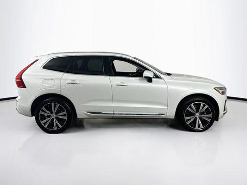 2022 Volvo XC60 B5 Inscription
