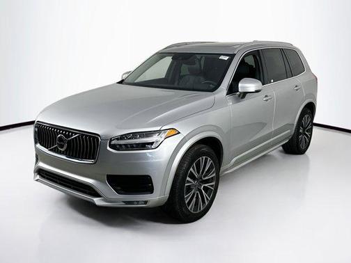 2022 Volvo XC90 T5 Momentum
