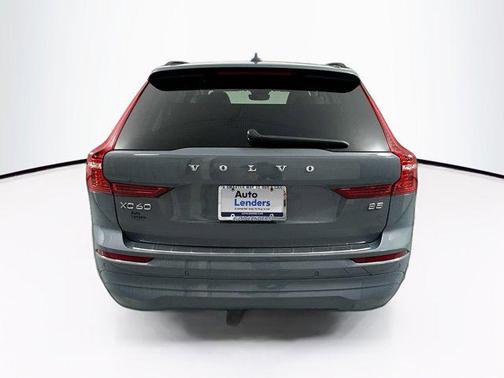 2022 Volvo XC60 B5 Momentum