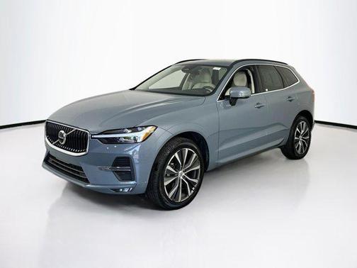 2022 Volvo XC60 B5 Momentum