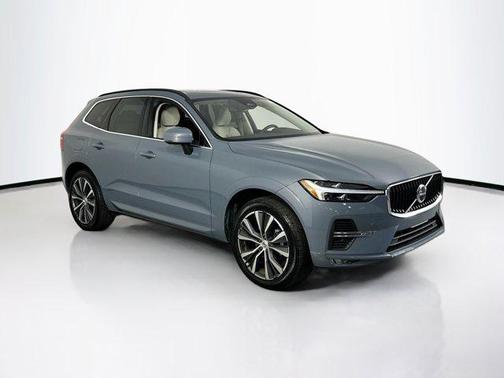 2022 Volvo XC60 B5 Momentum