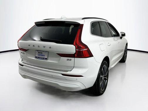 2022 Volvo XC60 B5 Momentum