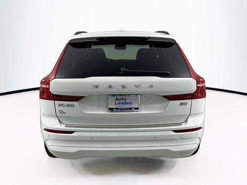2022 Volvo XC60 B5 Momentum