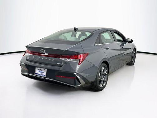 2025 Hyundai ELANTRA Limited