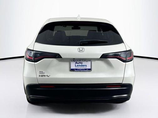 Platinum White Pearl 2024 Honda HR-V LX