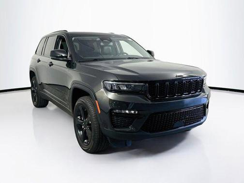 Rocky Mountain Pearlcoat 2023 Jeep Grand Cherokee Limited