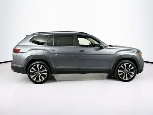 2022 Volkswagen Atlas 3.6L SE w/Technology