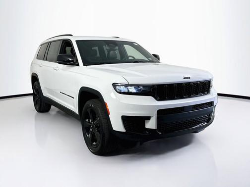 Bright White Clearcoat 2023 Jeep Grand Cherokee L Altitude