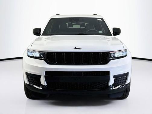 Bright White Clearcoat 2023 Jeep Grand Cherokee L Altitude