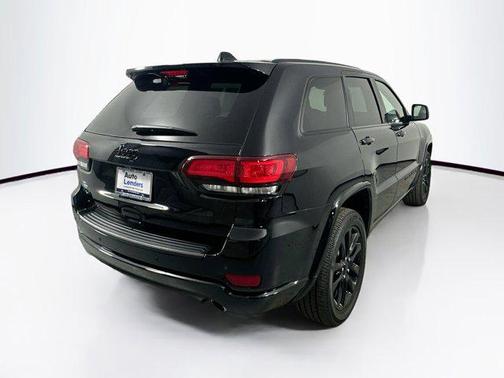 2022 Jeep Grand Cherokee Laredo