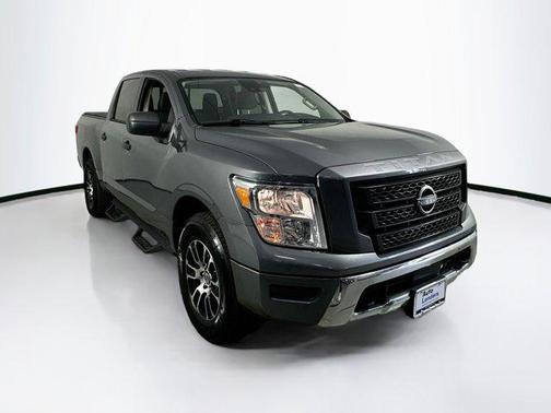 2023 Nissan Titan SV