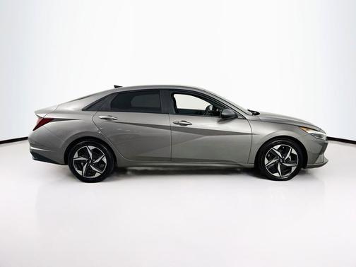 Fluid Metal 2023 Hyundai ELANTRA SEL