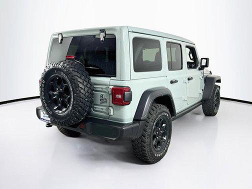 Earl Clearcoat 2023 Jeep Wrangler Willys