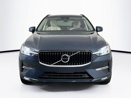 2022 Volvo XC60 B5 Momentum