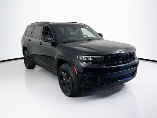 Diamond Black Crystal Pearlcoat 2023 Jeep Grand Cherokee L Altitude