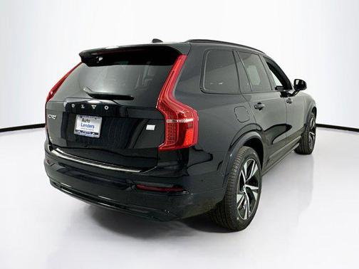 2022 Volvo XC90 Recharge Plug-In Hybrid T8 R-Design 7 Passenger