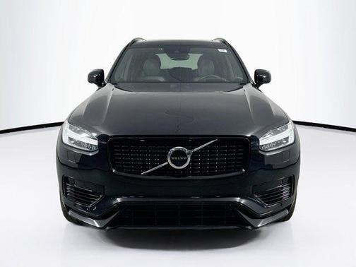 2022 Volvo XC90 Recharge Plug-In Hybrid T8 R-Design 7 Passenger