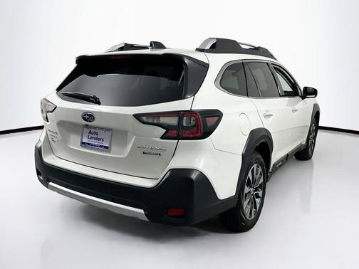Crystal White Pearl 2023 Subaru Outback Touring