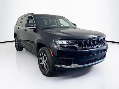 Diamond Black Crystal Pearlcoat 2023 Jeep Grand Cherokee L Limited