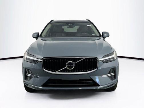 2022 Volvo XC60 B5 Momentum