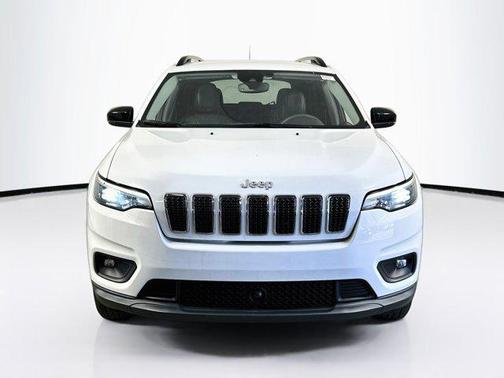 Bright White Clearcoat 2022 Jeep Cherokee Latitude Lux