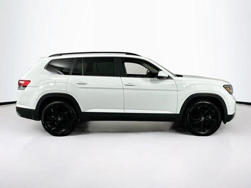2022 Volkswagen Atlas 3.6L SE w/Technology