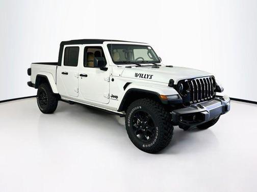 Bright White Clearcoat 2023 Jeep Gladiator Willys 4x4