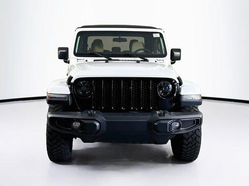 Bright White Clearcoat 2023 Jeep Gladiator Willys 4x4