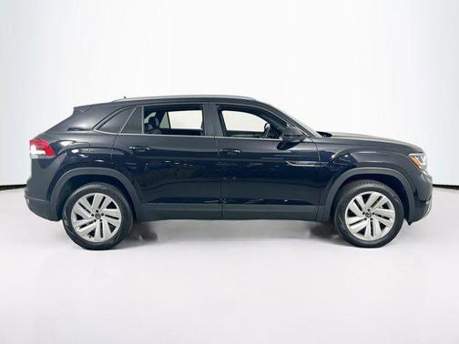 2022 Volkswagen Atlas Cross Sport 2.0T SE w/Technology